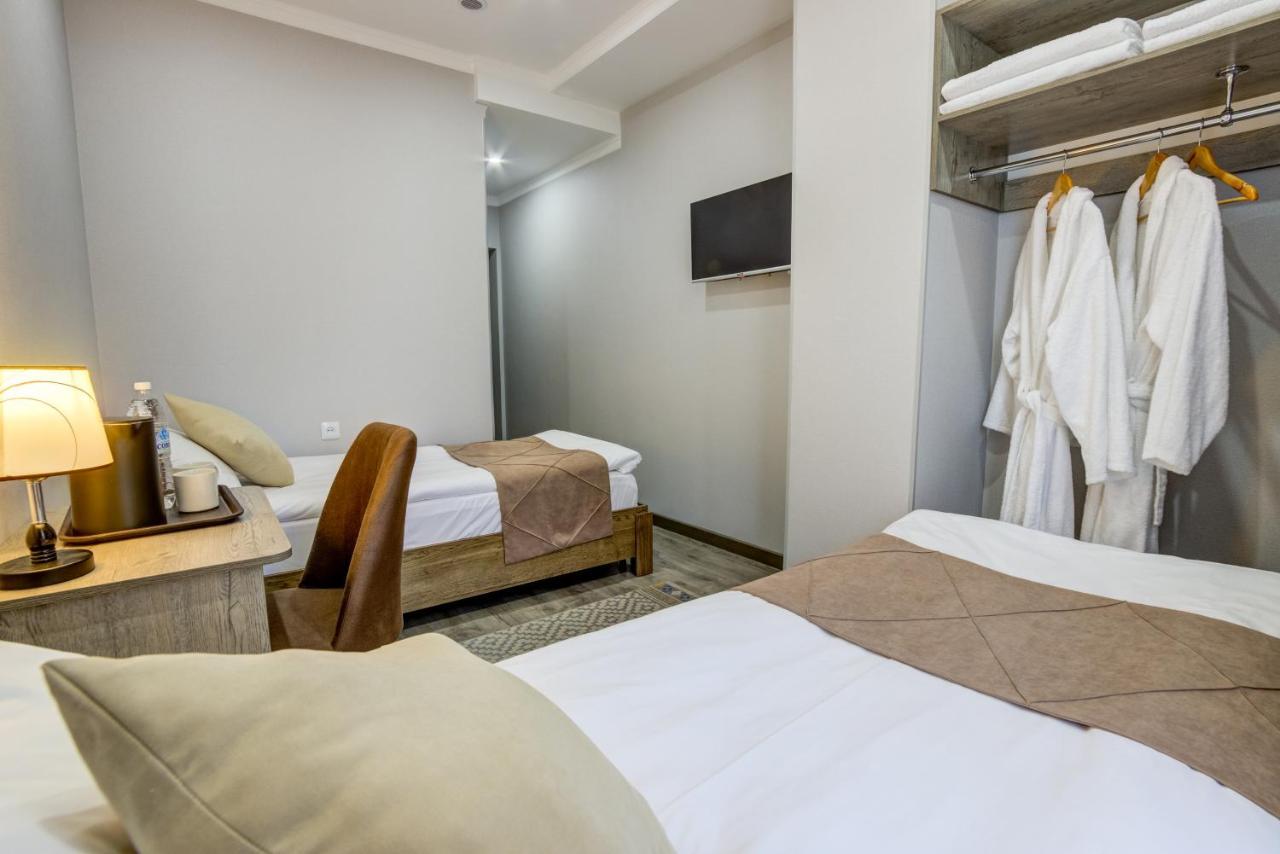 Inter Hotel Bichkek Extérieur photo