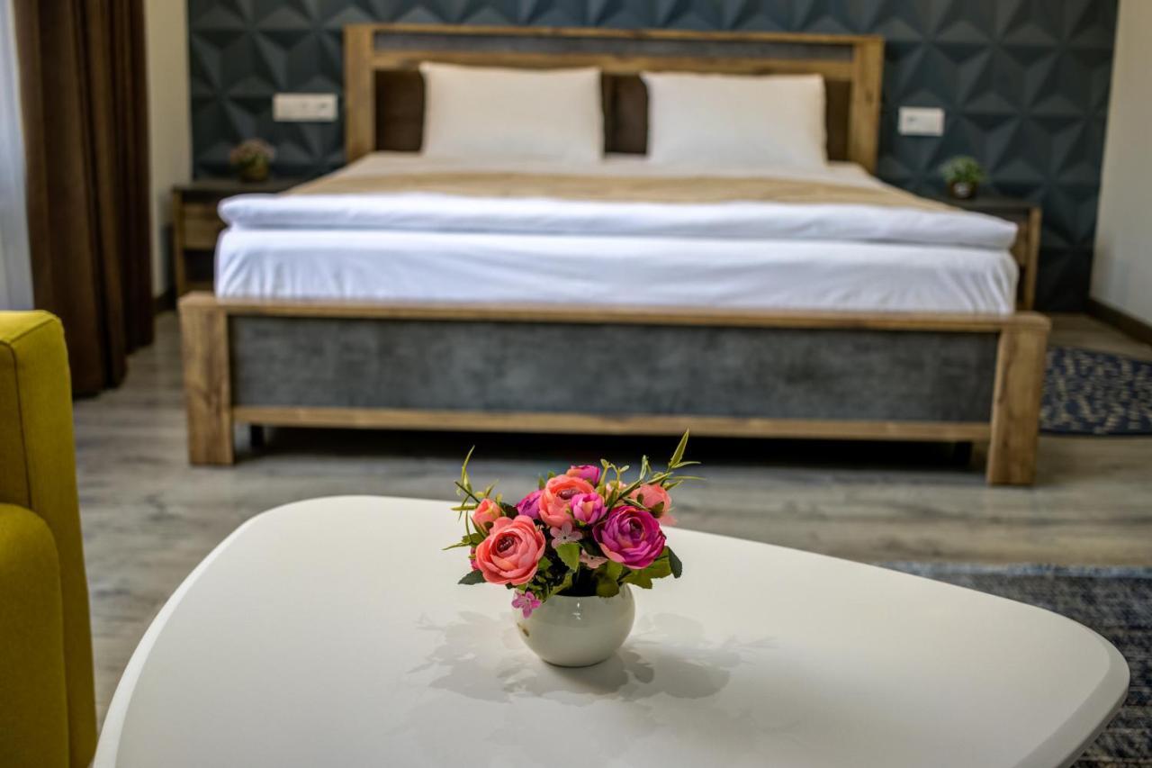 Inter Hotel Bichkek Extérieur photo