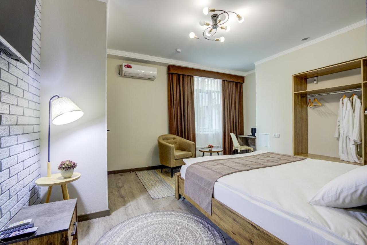 Inter Hotel Bichkek Extérieur photo